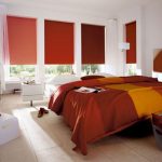 Tende a rullo in diverse tonalità di rosso