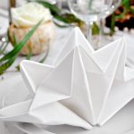 idee per decorare i tovaglioli della tavola