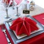 idee per la decorazione dei tovaglioli per apparecchiare la tavola