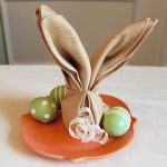 apparecchiatura della tavola con tovaglioli design origami