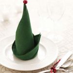 apparecchiatura del tavolo con foto delle opzioni di tovaglioli origami