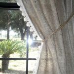 tende realizzate in stuoia con pizzo