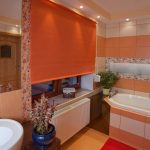tenda a rullo in bagno