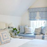 idee per tende corte sul davanzale della camera da letto