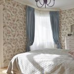 tende e tulle sulla cornice del soffitto