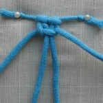 Tessitura di un nodo piatto per una tenda a corda