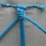 Girando la catena della corda sul quinto nodo