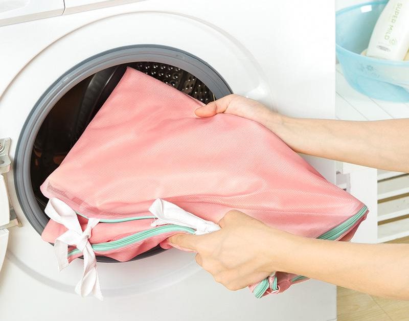 Spălarea tulului îngălbenit într-o pungă specială