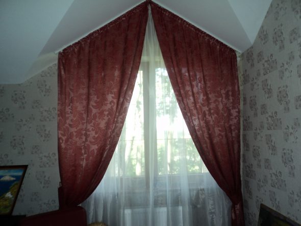 Decorazione di finestre triangolari