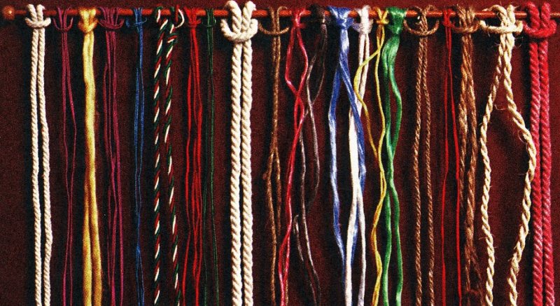 Fili e corde per tessere tende con la tecnica del macramè
