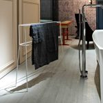appendiabiti da terra per il bagno