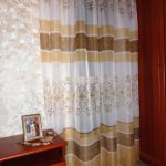 Tenda in tulle a righe orizzontali