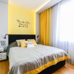 Colore giallo nell'interno della camera da letto