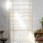 Bastone per tende vintage con tenda in filo bianco