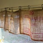 tende fatte di stuoie in cucina