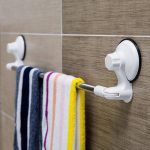 appendiabiti da parete per il bagno