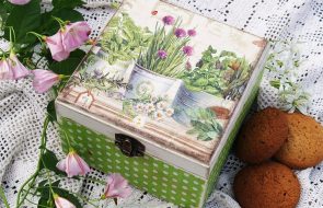idee per decorazioni con scatole decoupage