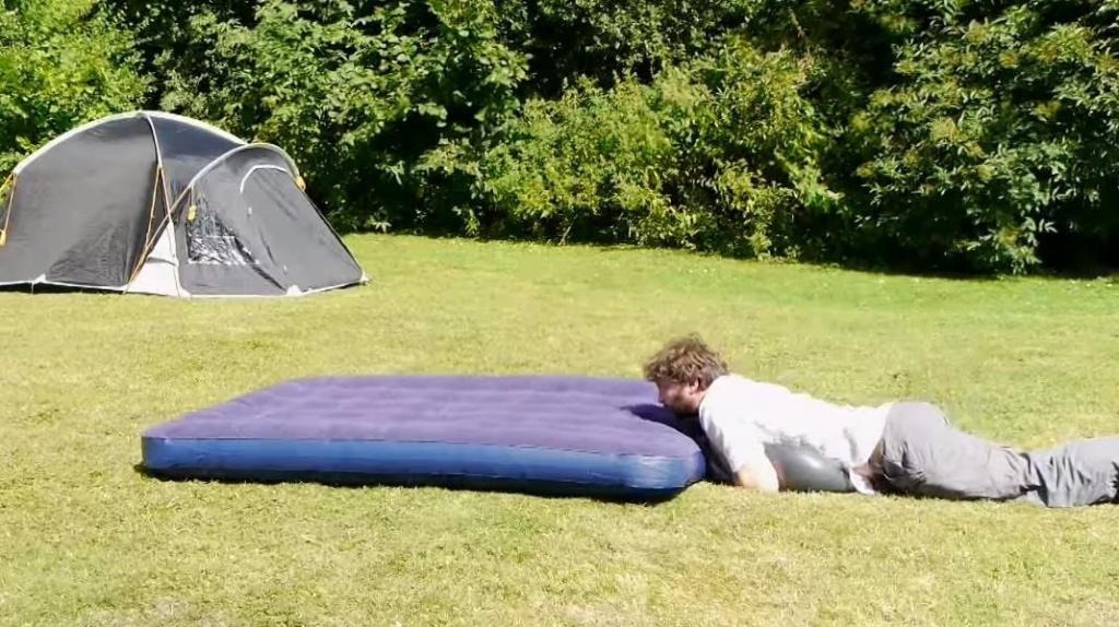 come gonfiare un materasso con un sacco