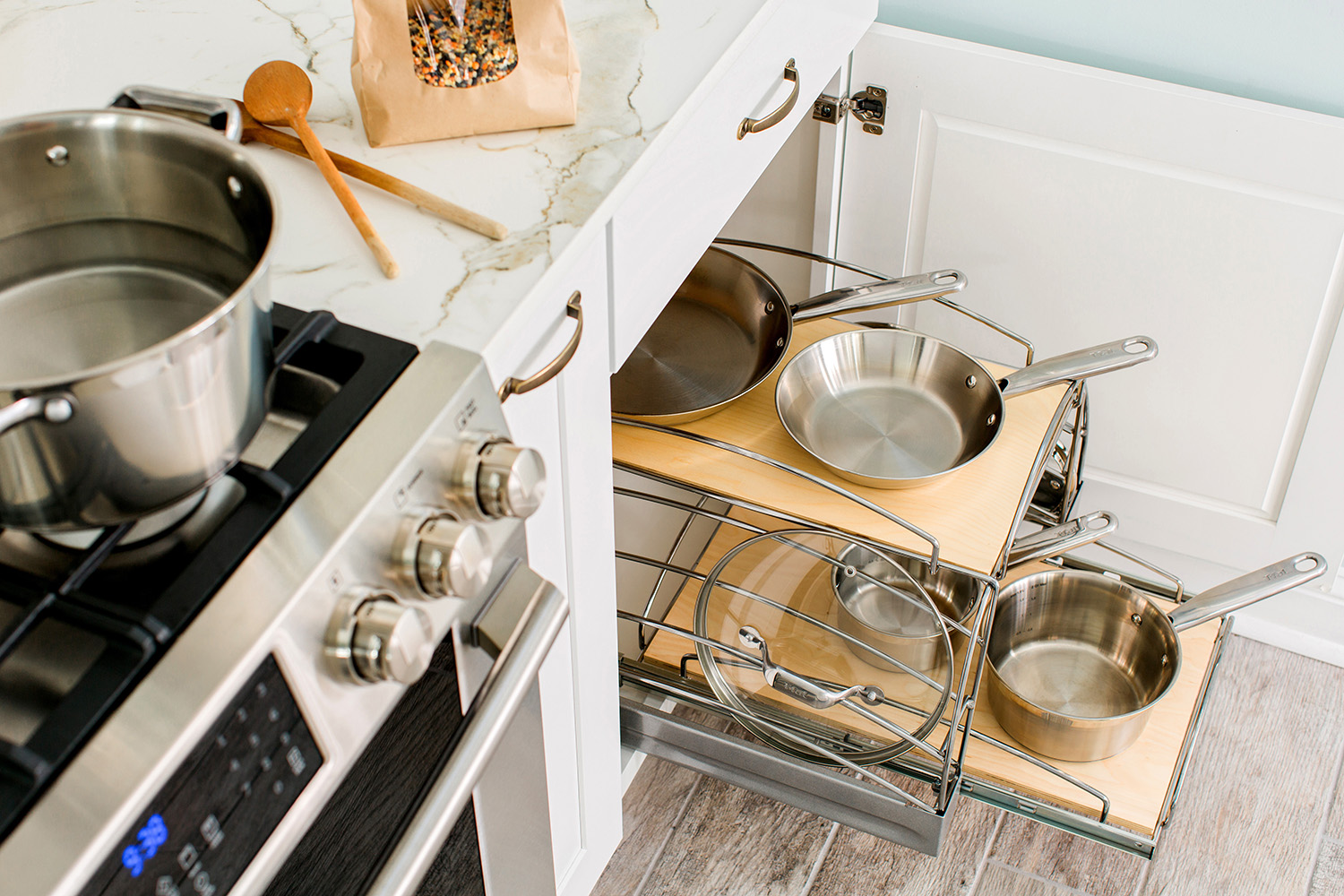 posto per i piatti in cucina
