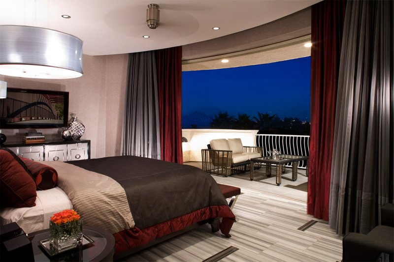 tende alla finestra con foto dell'interno del balcone