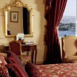 idee di design per tende da camera da letto con balcone