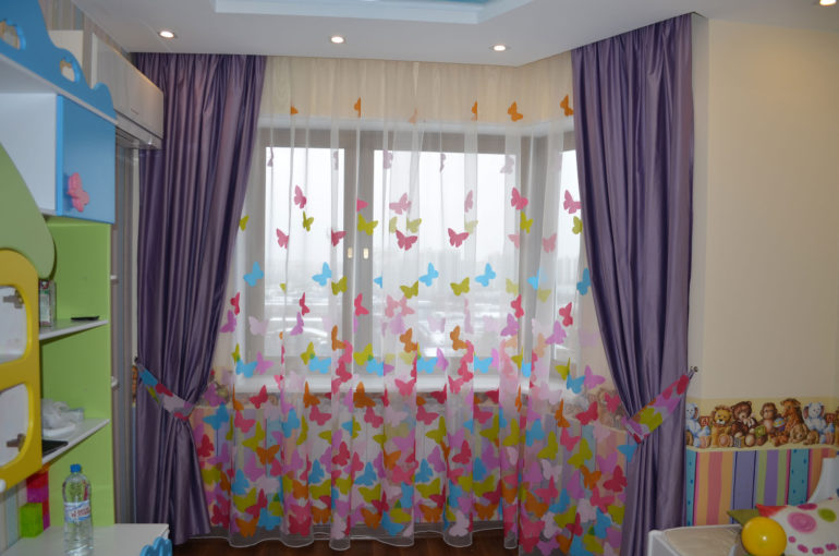tulle con farfalle per cameretta bambini