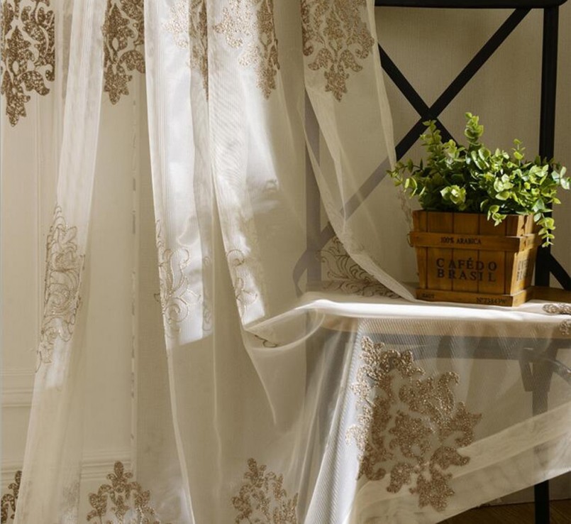 tulle per finestre a fantasia