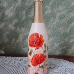 Foto di design fai da te con decoupage di bottiglie di vino