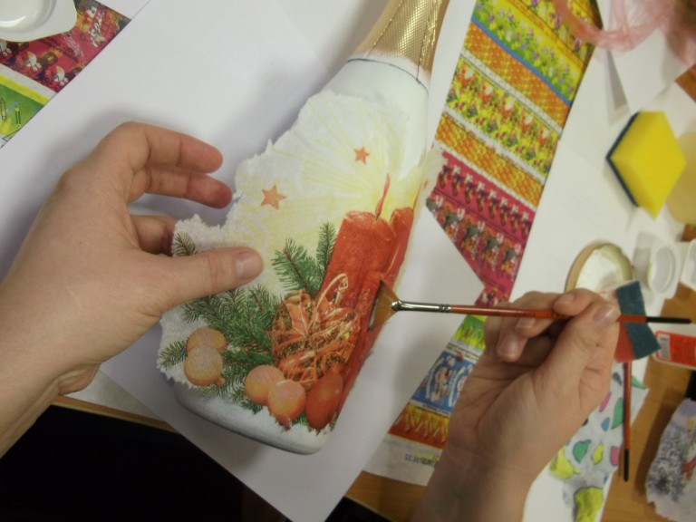 idee per bottiglie decoupage foto