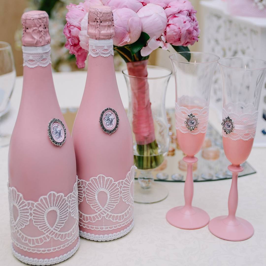 foto di decorazione di bottiglie di champagne per matrimonio
