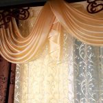 decorazione di tende con lambrequin