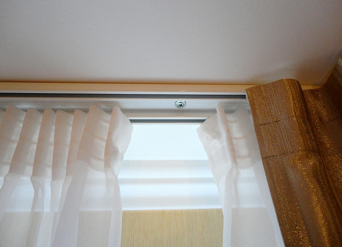 foto di bastone per tende interno