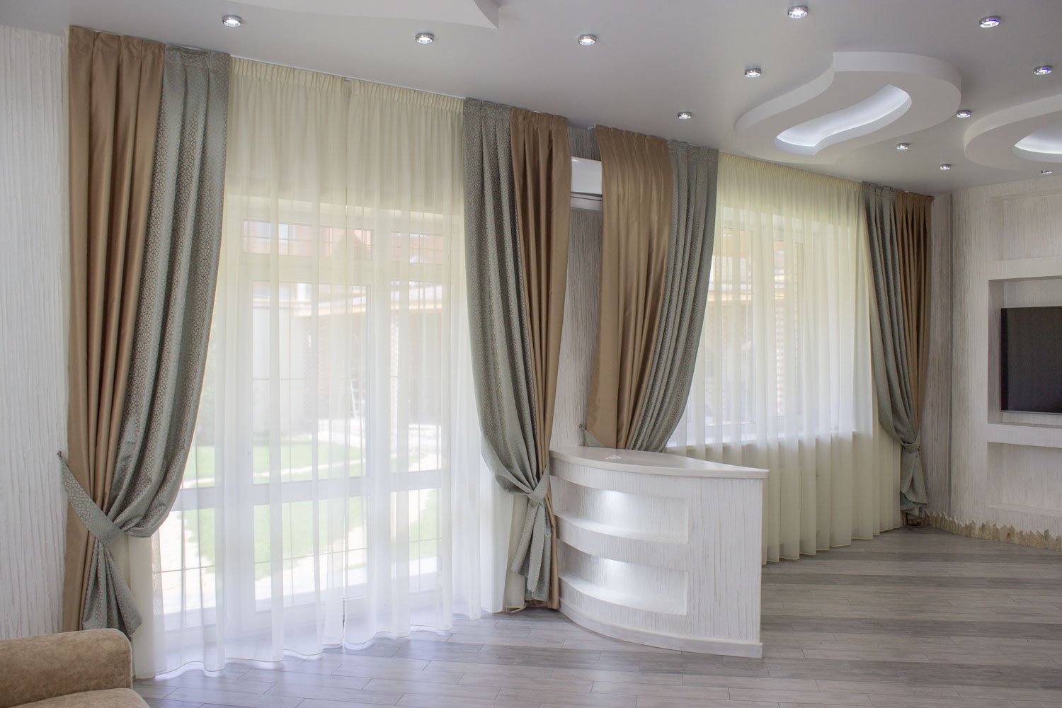 decorazioni fotografiche con tende combinate