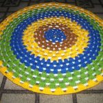 Idee fotografiche per tappeti fai da te con oggetti vecchi