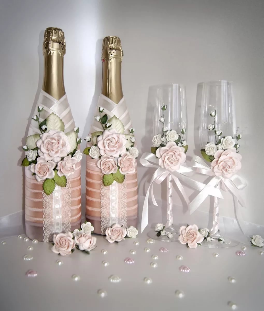 decorazione di bottiglie di champagne per foto di decorazioni per matrimoni
