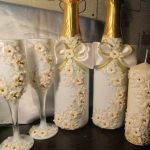 Decorazione con bottiglie di champagne per idee di design per matrimoni