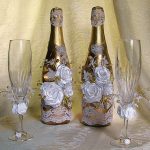 Decorazione con bottiglie di champagne per idee di matrimonio