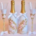 Decorazione con bottiglie di champagne per idee di design per matrimoni