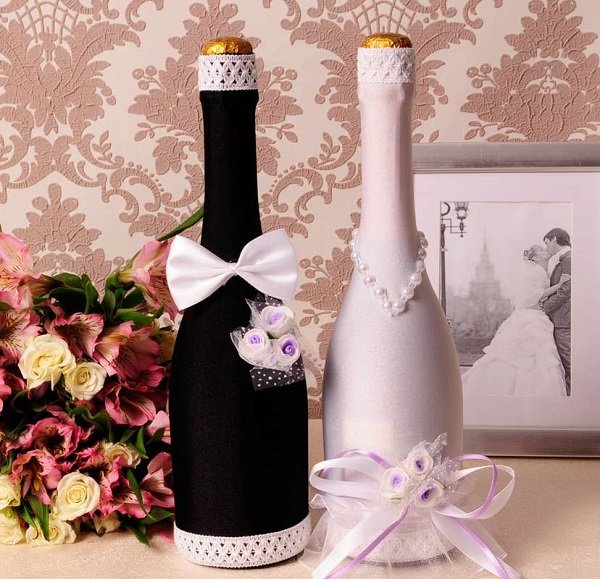 decorazione di bottiglie di champagne per matrimonio