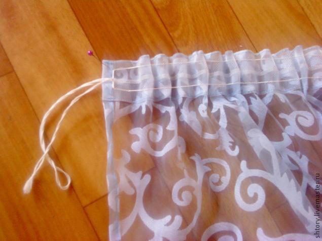 cucire il nastro al tulle