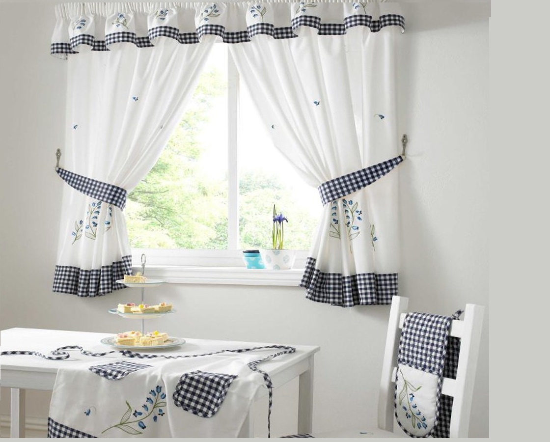 tende per piccole finestre foto decorative