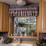 idee di design per tende per piccole finestre