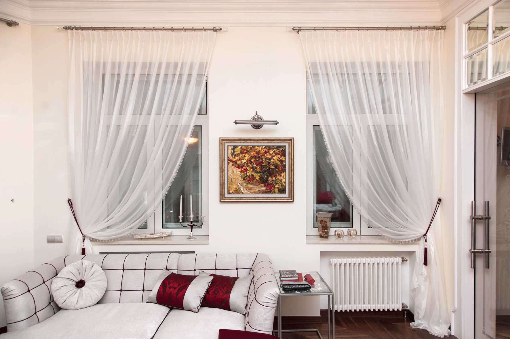 idee di design per tende per piccole finestre