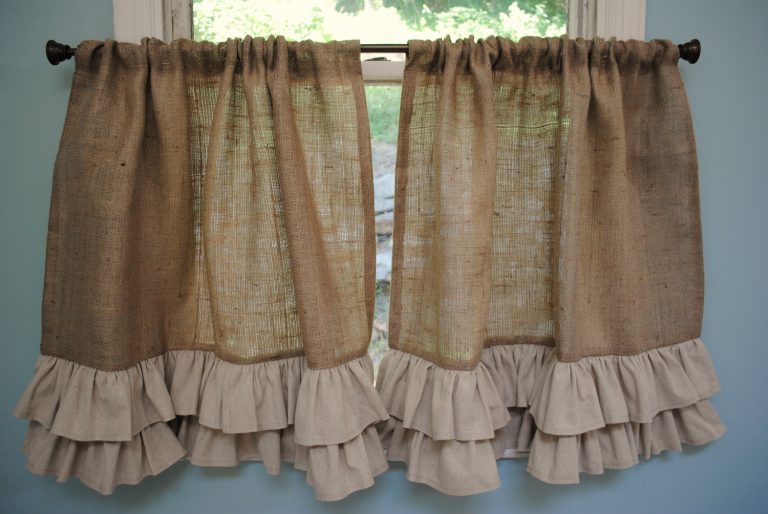 idee tessili per tende per piccole finestre