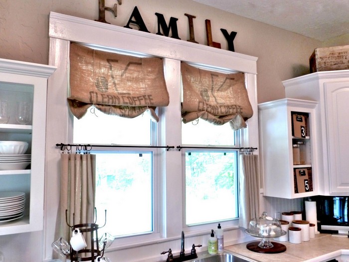 idee di design per tende per piccole finestre
