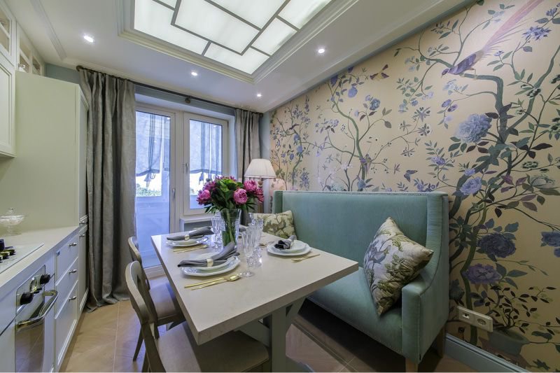 tende alla finestra con foto dell'interno del balcone
