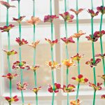 Idee di design per tende fai da te con materiali di scarto