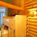 tende in una foto di una casa in legno