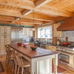 idee per tende in una casa in legno opzioni
