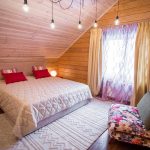 tende in un interno di una casa in legno